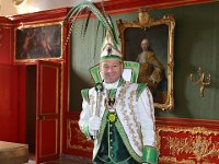 2018 - Empfang des Aachener Karnevalvereins beim Oberbürgermeister von Aachen, Marcel Philipp, im Aachener Rathaus  : Empfang, Aachener Rathaus, Aachen, AKV, Aachener Karnevalsverein, Mike I., Foellmer, Karnevalsprinz, roter Saal, Prinzenkappe, Federn, Zepter, Uniform, Aachener Karnevalsprinz 2018