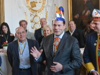 2018 - Empfang des Aachener Karnevalvereins beim Oberbürgermeister von Aachen, Marcel Philipp, im Aachener Rathaus  : Empfang, Aachener Rathaus, Aachen, AKV, Aachener Karnevalsverein, Philipp, Franz, Freiherr von und zu Guttenberg, Freiherr, Guttenberg, Narrenkappe, Forstwirt, Landwirt, Präsident, Praesident, Die Linke, Gregor, Florian, Gysi, weißer Saal, weisser Saal, Hofmarschall, Thomas, Jägerberg, Jaegerberg