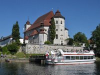 Fronleichnamsseeprozession in Traunkirchen 2017. Dieses Bild zeigt die Klosterkirche von Traunkirchen mit dem davor angelegten Schiff Maria Theresia : Fronleichnamsprozession, Fronleichnamsseeprozession, Seeprozession, Traunkirchen, Traunsee, Klosterkirche, Stadtpfarrkirche, Schiff, angelegt, Anlegesteg, Bootssteg, Maria Theresia, Traunseeschifffahrt, Schiffssteg