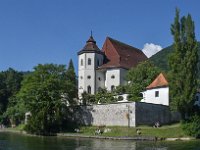 Fronleichnamsseeprozession in Traunkirchen 2017. Dieses Bild zeigt die Kloster- und Stadtpfarrkirche von Treaunkirchen mit angrenzendem Friedhof : Fronleichnamsprozession, Fronleichnamsseeprozession, Seeprozession, Traunkirchen, Traunsee, Klosterkirche, Stadtpfarrkirche